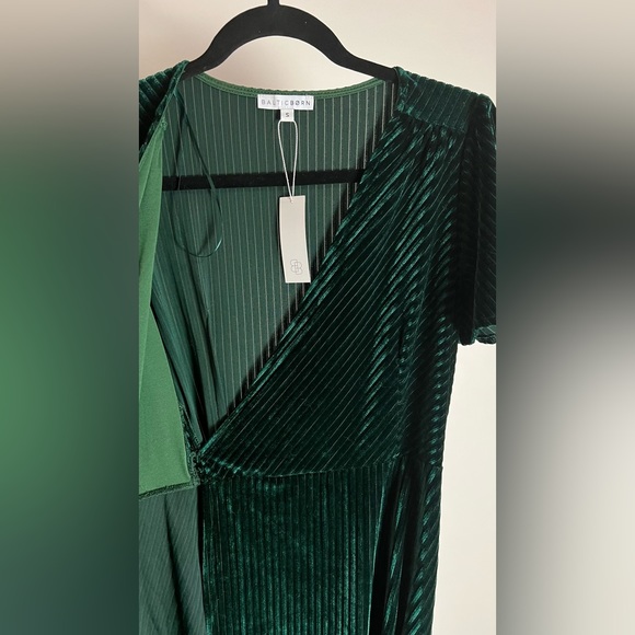 (Green/emerald) Andy Ribbed Velvet Wrap Dress - Picture 15 of 16